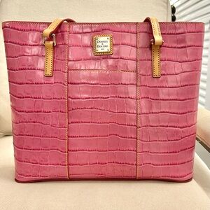 Dooney & Bourke Pink Croc-Embossed Tote. Pretty in Pink 👛